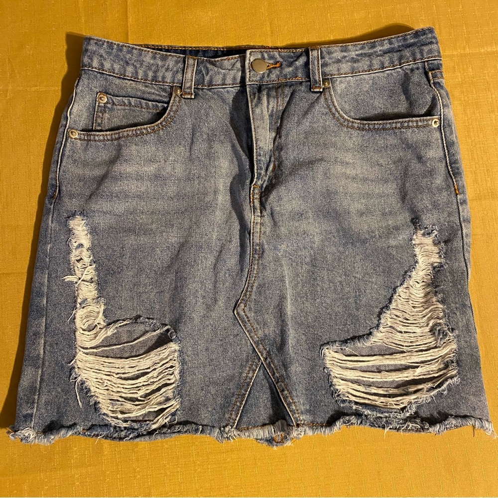 Windsor distressed denim skirt size M